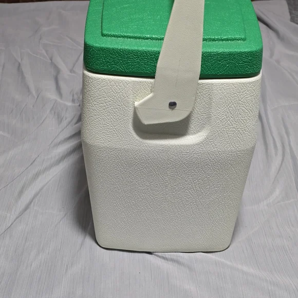 Colman Oscar Cooler Vintage #5274 White Green Lid 14x9.5x15 1983 EUC - Picture 9 of 13